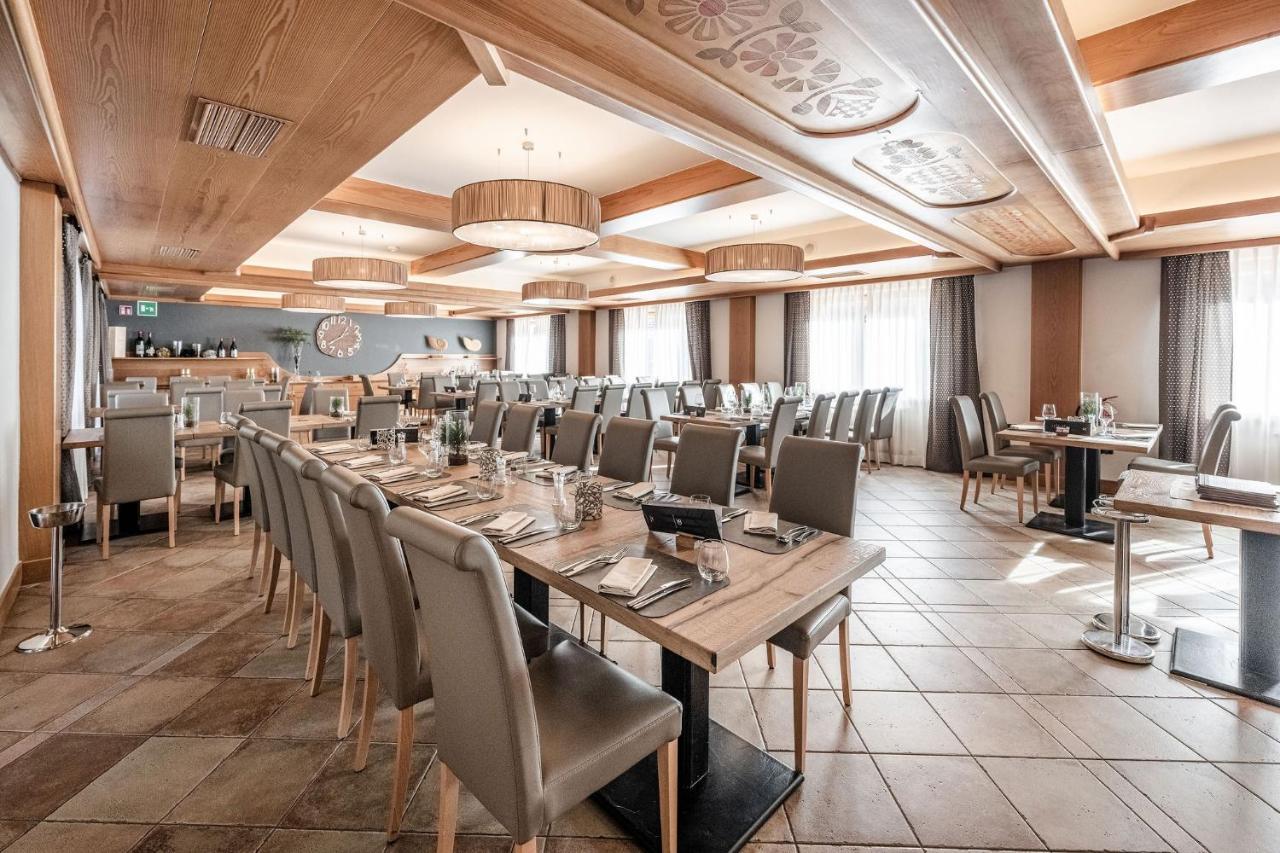 Hotel Sporting Ravelli Mezzana  Esterno foto