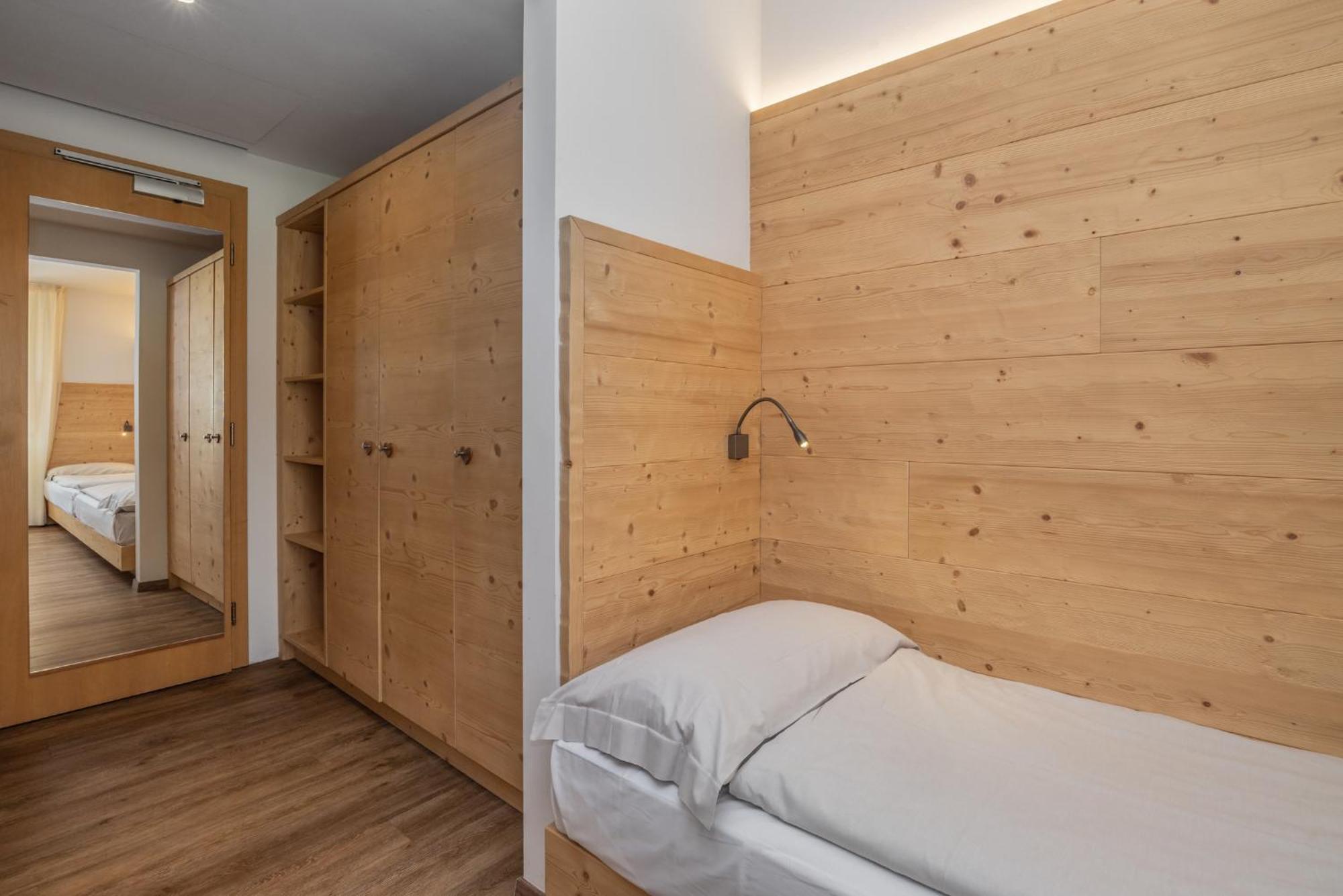 Hotel Sporting Ravelli Mezzana  Esterno foto