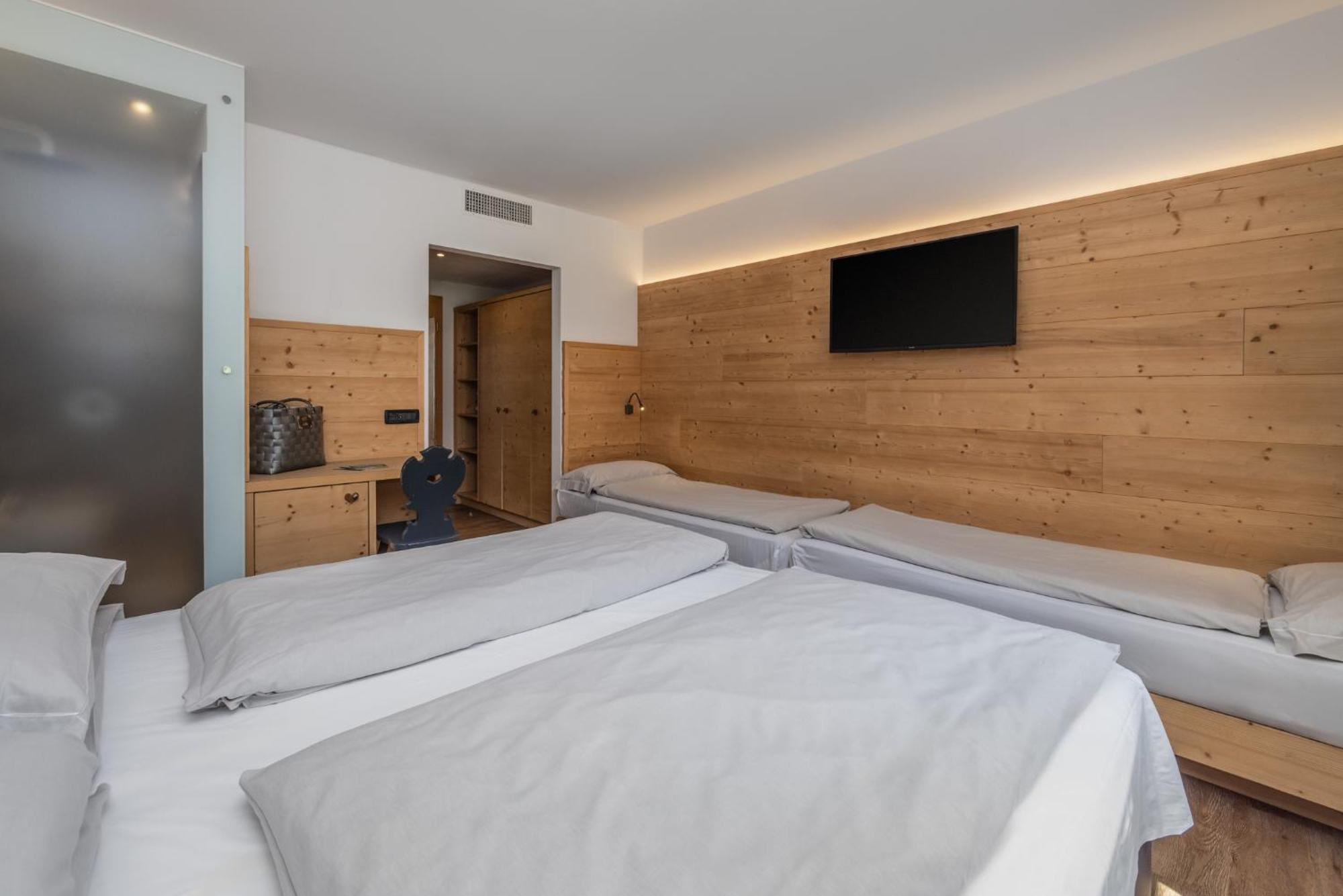 Hotel Sporting Ravelli Mezzana  Esterno foto
