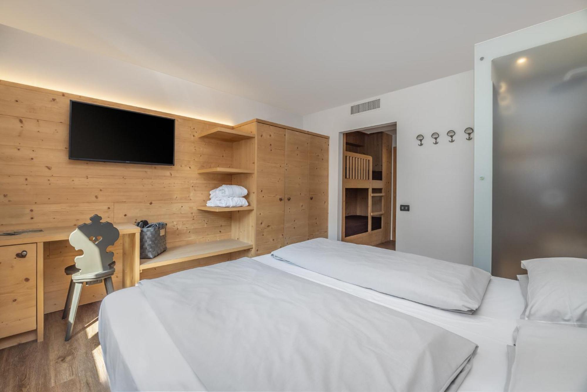 Hotel Sporting Ravelli Mezzana  Esterno foto