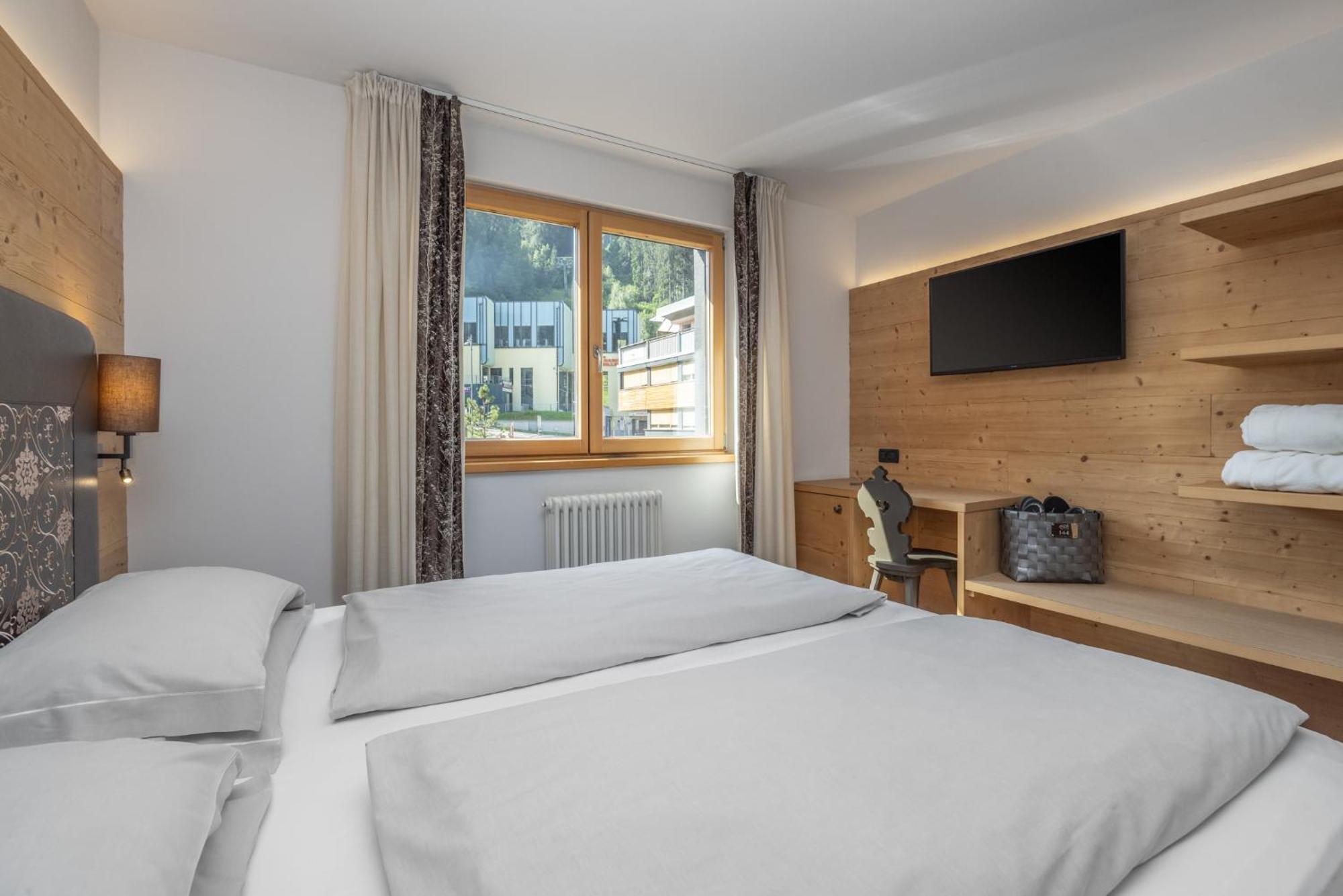 Hotel Sporting Ravelli Mezzana  Esterno foto
