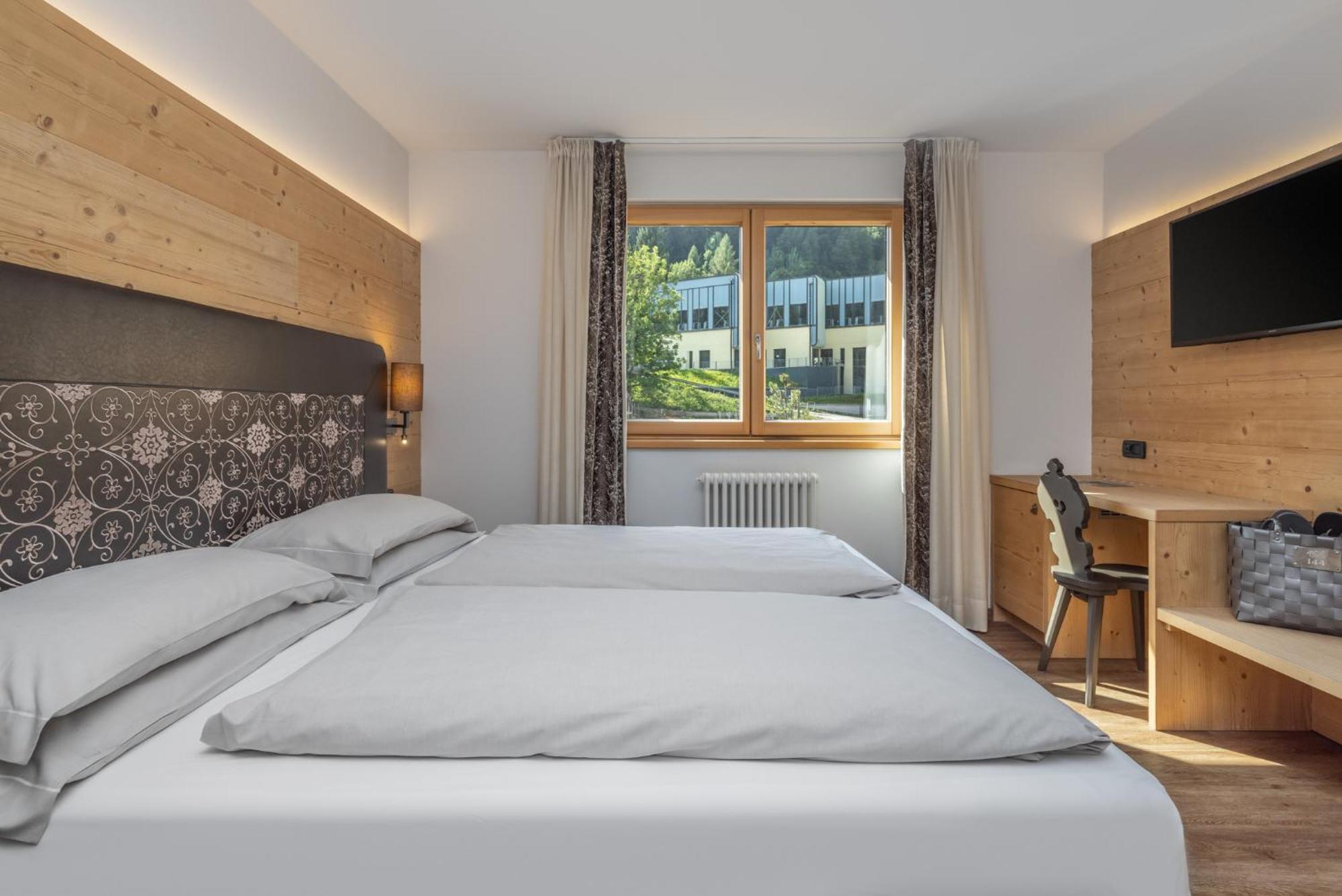 Hotel Sporting Ravelli Mezzana  Esterno foto