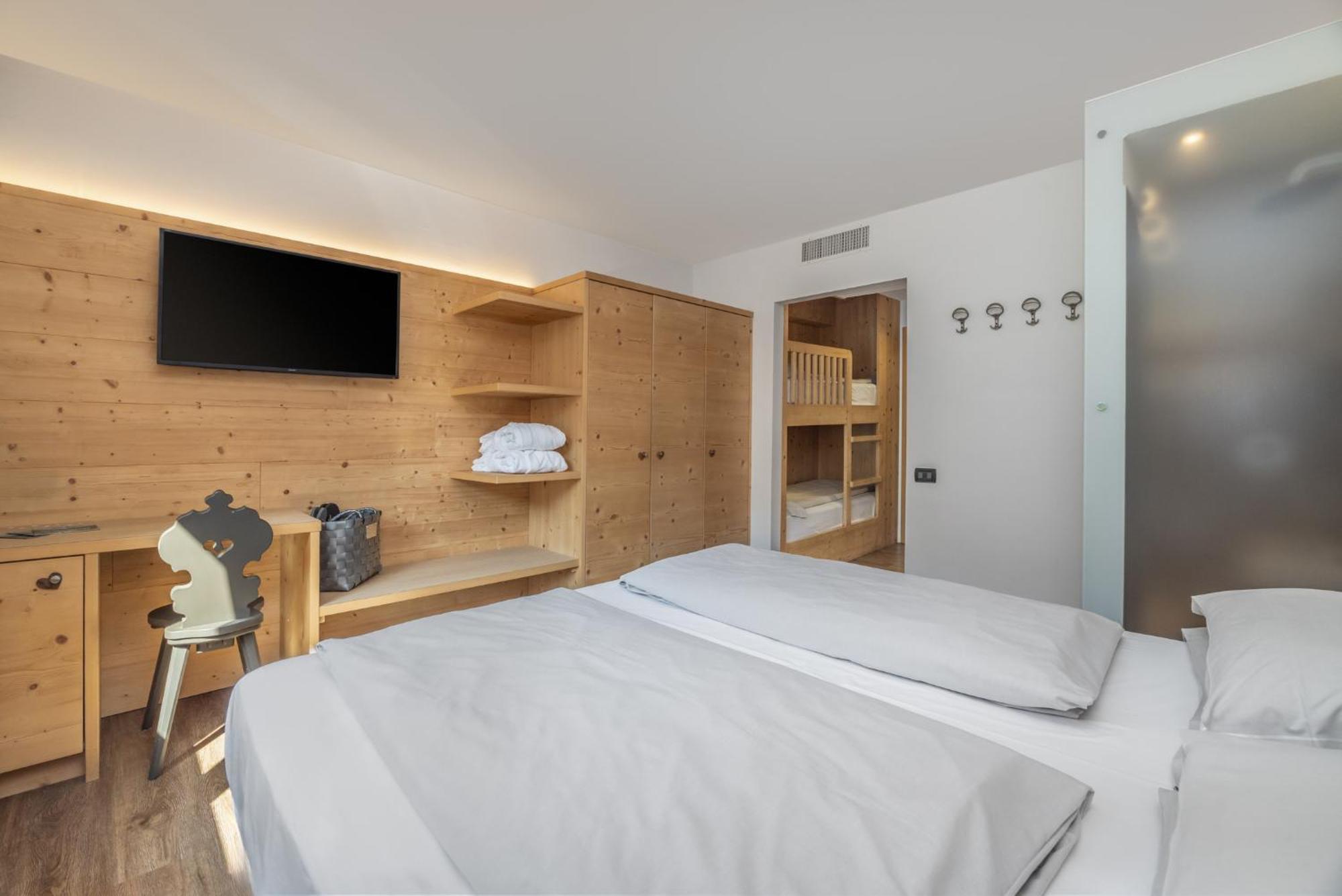 Hotel Sporting Ravelli Mezzana  Esterno foto