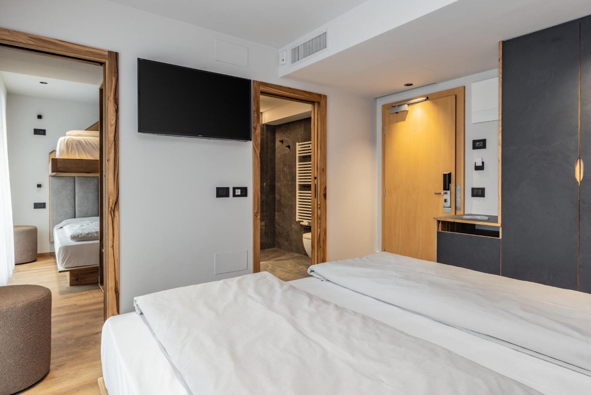 Hotel Sporting Ravelli Mezzana  Esterno foto