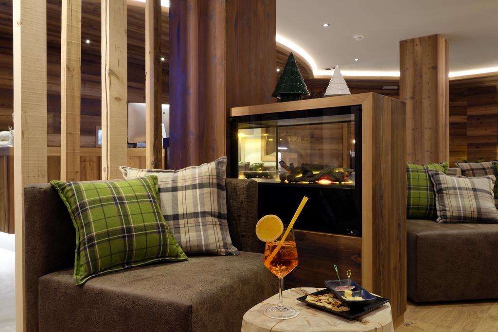 Hotel Sporting Ravelli Mezzana  Esterno foto
